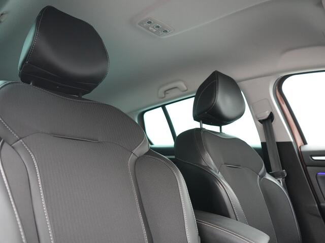 Renault MEGANE Estate 1.3 TCe Intens 141pk | Trekhaak | Keyless Entry | Sfeerverlichting | LED Koplampen | Cruise Control | Navigatie | DAB | Lane Assist | Climate Control |