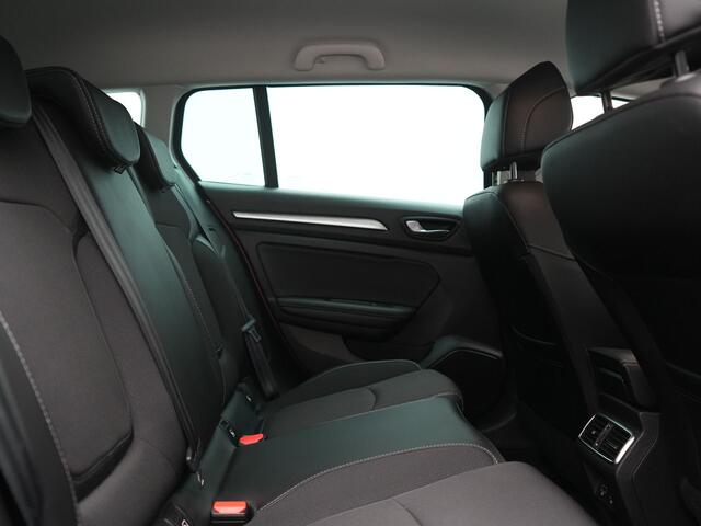 Renault MEGANE Estate 1.3 TCe Intens 141pk | Trekhaak | Keyless Entry | Sfeerverlichting | LED Koplampen | Cruise Control | Navigatie | DAB | Lane Assist | Climate Control |