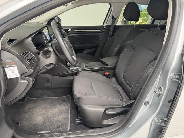 Renault MEGANE Estate 1.6 E-Tech Plug-In Hybrid 160 Zen | Navigatie| Parkeersensoren | Climate Control | Trekhaak |