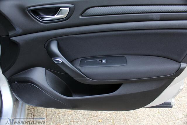 Renault MEGANE 1.3 TCe Zen | 2018 | ?Navi |?Cruise |