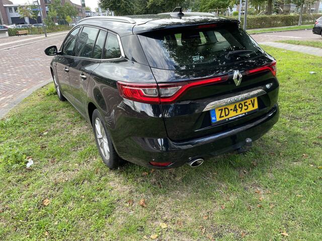 Renault MEGANE Estate 1.5 dCi Limited Lage stand dealer onderhouden tot en met 2026 mooi!!!!