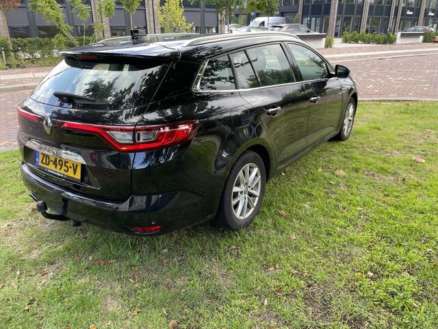 Renault MEGANE Estate 1.5 dCi Limited Lage stand dealer onderhouden tot en met 2026 mooi!!!!