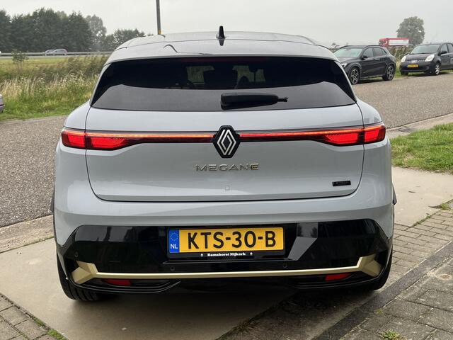 Renault MEGANE E-Tech EV60 220PK Iconic / 360 Camera / Winter pakket / Climate / Apple Carplay / Android Auto /