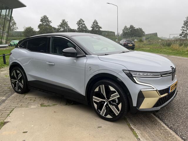 Renault MEGANE E-Tech EV60 220PK Iconic / 360 Camera / Winter pakket / Climate / Apple Carplay / Android Auto /