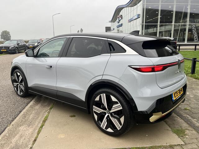 Renault MEGANE E-Tech EV60 220PK Iconic / 360 Camera / Winter pakket / Climate / Apple Carplay / Android Auto /