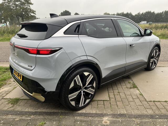 Renault MEGANE E-Tech EV60 220PK Iconic / 360 Camera / Winter pakket / Climate / Apple Carplay / Android Auto /