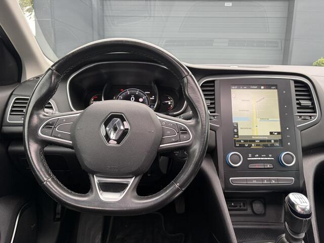 Renault MEGANE Estate 1.2 TCe Bose ?2 Eigenaar?Pano?Camera?Net beurt gehad?Navi?Keyless?Clima?Cruise?Leder?131pk?Pdc V+A?6 Bak?Rijstrooksensor?Dodehoeksensor?17'' Lm velgen?N.A.P?Apk tot 09-2027