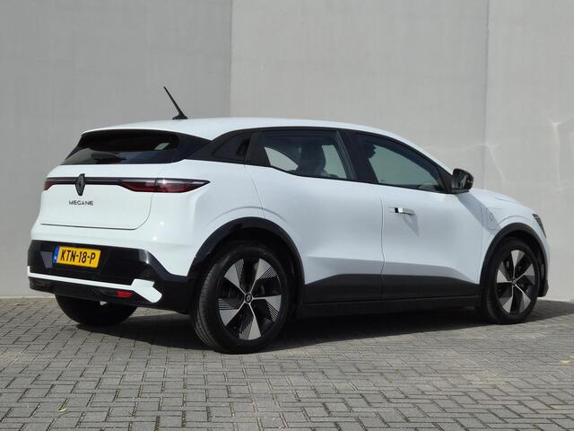 Renault MEGANE E-Tech EV40 Boost Charge Equilibre / SOH 94,60% / Dealer onderhouden / Navigatie via Apple Carplay of Android Auto / Achteruitrijcamera / Stuur & Stoelverwarming / Cruise control / Draadloze telefoon lader / Keyless Entry/Start /