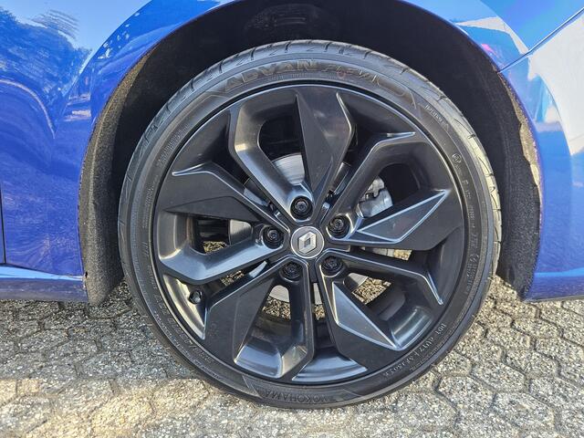 Renault MEGANE 1.3 TCe GT-Line / Adaptief Cruise Control / Achteruitrijcamera / Alcantara Bekleding / Sportstoelen / 18'' Lichmetalen Velgen / Climate Control / Apple Carplay & Android Auto / Parkeersensoren /