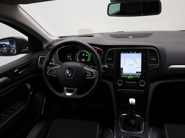 Renault MEGANE Estate 1.2 TCe Bose | Panodak | Trekhaak | Head Up | Adapt. cr. | Camera | Prijs Rijklaar!!