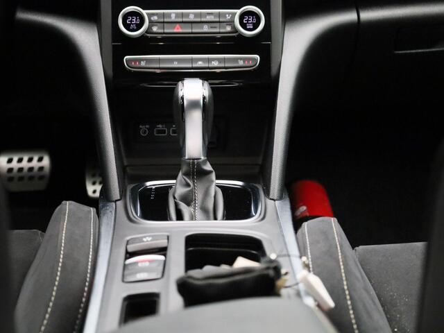Renault MEGANE 1.6 Plug-In Hybrid E-Tech Engineered 160PK | Automaat | Sportstoelen | Stoelverwarming | Achteruitrijcamera | 18'' Inch Velgen | Apple CarPlay & Android Auto