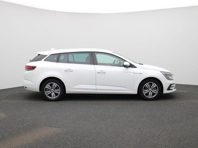 Renault MEGANE Estate 1.6 E-Tech Plug-in Hybrid 160 Intens | Stoelverwarming | Full-Map Navigatie | PDC Voor+Achter | 10" Digitaal Instrumentarium | Keyless | LED Pure Vision | Licht- & Regensensor | 16" LMV 'Celsium' | Cruise Control & Snelheidsbegrenzer | Apple Carplay & Android Auto