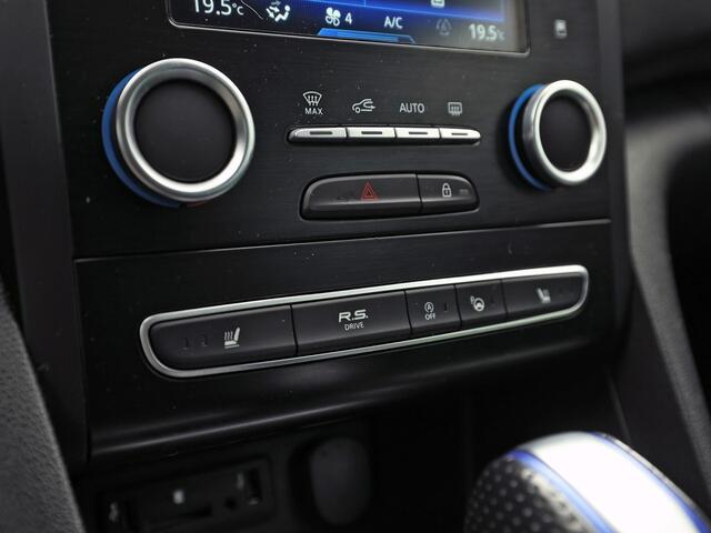 Renault MEGANE Estate 1.6 TCe GT 205Pk Automaat (VIRTUAL COCKPIT, GROOT NAVI, KUIPSTOELEN, HEAD-UP DISPLAY, CAMERA, ADAPTIVE CRUISE, BOSE, STOELVERWARMING, NIEUWSTAAT)