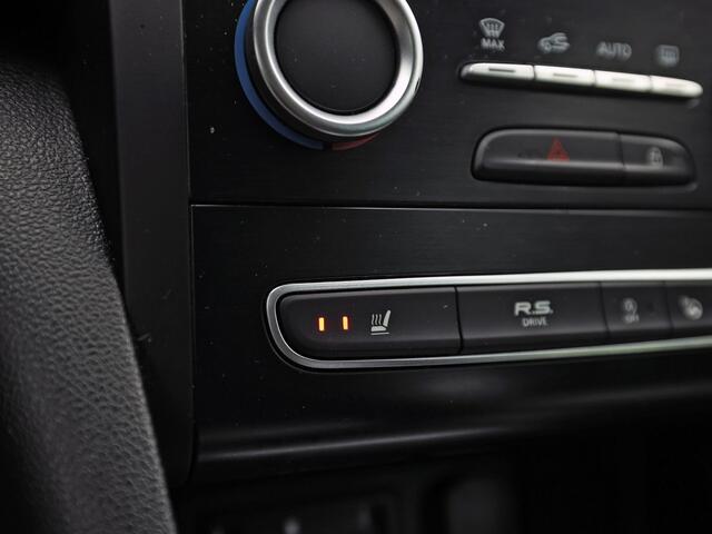 Renault MEGANE Estate 1.6 TCe GT 205Pk Automaat (VIRTUAL COCKPIT, GROOT NAVI, KUIPSTOELEN, HEAD-UP DISPLAY, CAMERA, ADAPTIVE CRUISE, BOSE, STOELVERWARMING, NIEUWSTAAT)