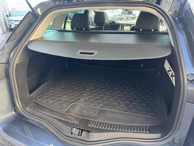 Renault MEGANE Estate 1.3 TCe Bose | Schuif-/kanteldak | Stoelverwarming | Trekhaak | Achteruitrijcamera |