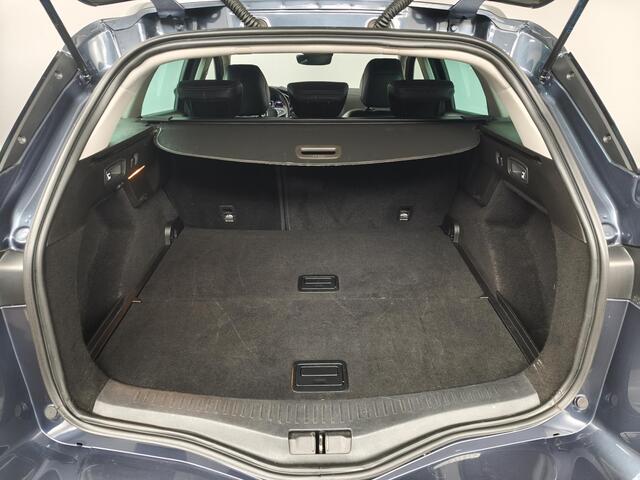Renault MEGANE Estate 1.3 TCe 140 Techno | Trekhaak | Stoelverwarming | Navigatie | Camera |