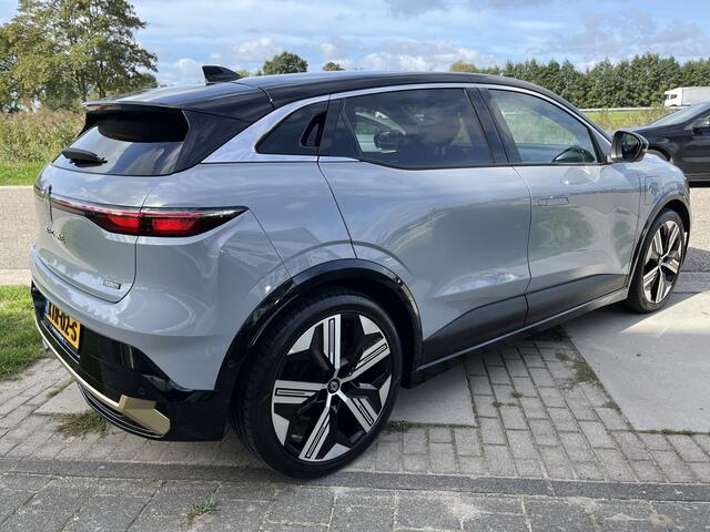 Renault MEGANE E-Tech EV60 Optimum Charge Iconic 220PK / 360 Camera / Winter pakket / Harman Kardon / Warmtepomp /