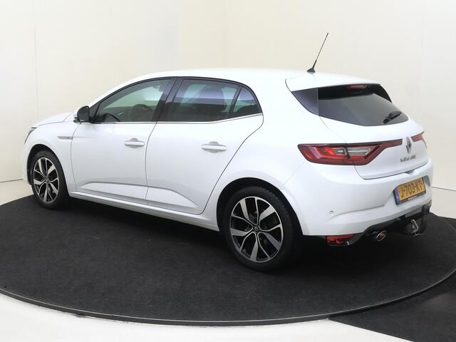 Renault MEGANE 1.3 TCe Bose |Trekhaak 1650 kg |Navigatie | Cruise & Climate Control| Achteruitrijcamera| Parkeersensoren voor & achter|