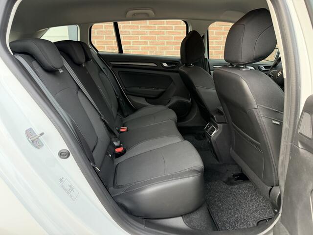 Renault MEGANE Estate 1.6 ET PH 160 Eq. CARPLAY CAMERA INRUIL MOG!! – foto 6