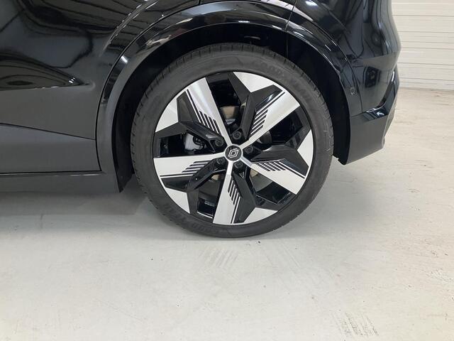 Renault MEGANE E-Tech comfort range techno 60 kWh Warmtepomp / stuur en stoelverwarming / Blind Spot Warning / Around View Monitor camera / Draadloos Apple CarPlay en Android Auto