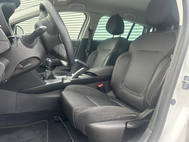 Renault MEGANE Estate 1.2 TCe Limited | Nieuw Binnen! | Stoelverwarming | Navi | Xenon – foto 5