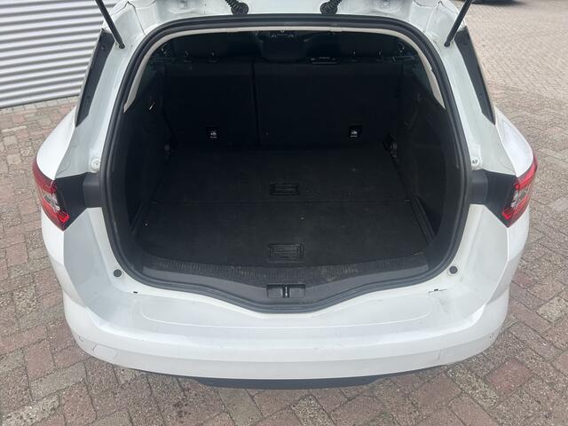 Renault MEGANE Estate 1.2 TCe Limited | Nieuw Binnen! | Stoelverwarming | Navi | Xenon – foto 10