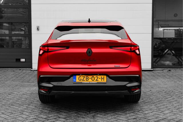 Renault Rafale 1.2 E-Tech 4x4 plug-in hybrid 300 PK atelier Alpine | Plug in Hybride | Automaat | Trekhaak semi-elektrisch | Sidesteps | Solar Bay dak | Premium Sound | | 4 wielsturing | 360 camera | Stoel en stuurverwarming || incl. Bovag rijklaarpakket met 12 maanden 