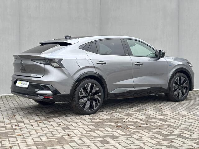 Renault Rafale E-Tech 4x4 plug-in hybrid 300 esprit Alpine / Fabrieksgarantie tot 14-04-2027 / Panoramadak / All Season Banden / Head-Up Display / 360 Graden Camera / Stoel & Stuurverwarming / 4 Control / Apple Carplay & Android Auto / Adpatieve Cruise / Clima / LED / DAB /