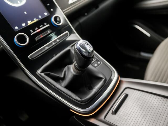 Renault SCENIC 1.2 TCe Bose Sport (GROOT NAVI, DIGITAL COCKPIT, LED KOPLAMPEN, CAMERA, BOSE AUDIO, LEDER, SPORTSTOELEN, CRUISE, GETINT GLAS, NIEUWE APK, NIEUWSTAAT)