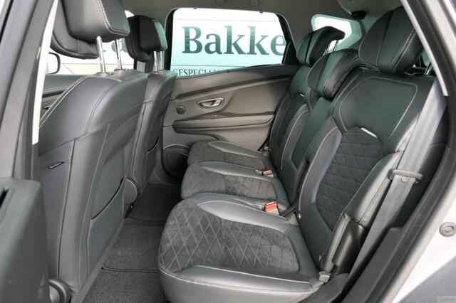 Renault SCENIC TCe 140 EDC Automaat Black Edition