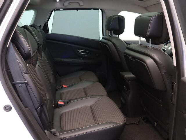 Renault SCENIC TCe 130pk Bose | Trekhaak | Bose premium Audio | Panoramadak | Dealer onderhouden |