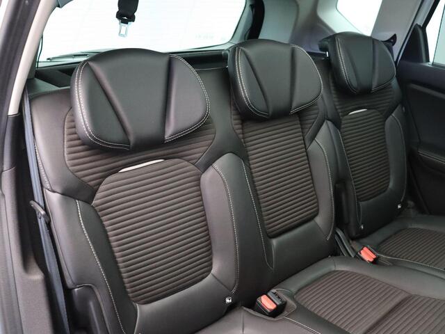 Renault SCENIC TCe 130pk Bose | Trekhaak | Bose premium Audio | Panoramadak | Dealer onderhouden |