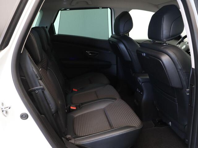 Renault SCENIC dCi 110pk Intens | Trekhaak | Achteruitrijcamera | Cruise Control | Parkeersensoren Voor en Achter |