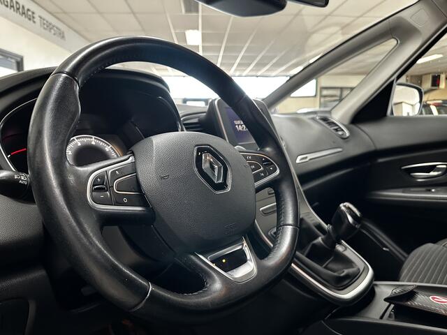 Renault SCENIC 1.2 TCe Zen/ 20'' LMV/ Zonwering/ Keyless/ Lane-Assist./ DAB+/ PDC V+A/ Navi/ Clima/ Grootlicht Assist./ Cruise/ Isofix/ Bluetooth/ Multi. LEDER. Stuur/ Chroom/ Mistl/ LED Dagrijverl.