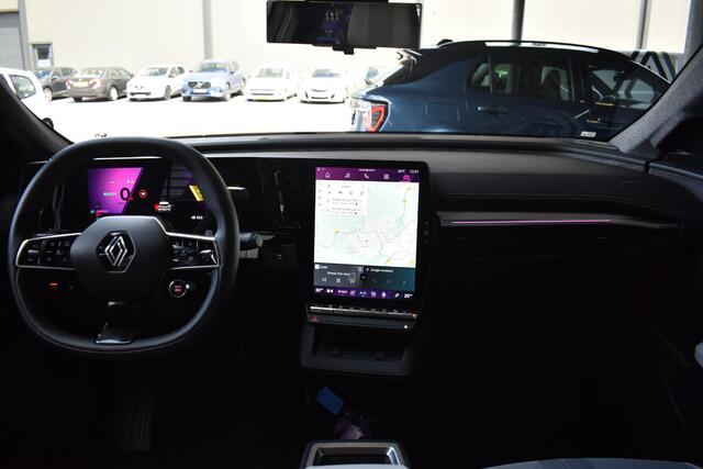 Renault SCENIC E-Tech EV87 long range iconic | SOLARBAY PANORAMADAK | 360 CAMERA | HARMANKARDON | STUUR/STOELVERWARMING | NAVI | APPLECARPLAY/ANDROIDAUTO | CLIMATE CONTROL | ADAPT/ CRUISE CONTROL | PDC | LMV