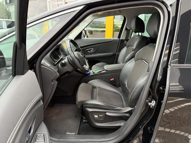 Renault SCENIC 1.3 TCe Intens | Trekhaak | Achteruitrijcamera | Navigatie | Stoelverwarming | Climate Control | Key-less | Cruise Control | Parkeersensoren | Lichtmetaal |