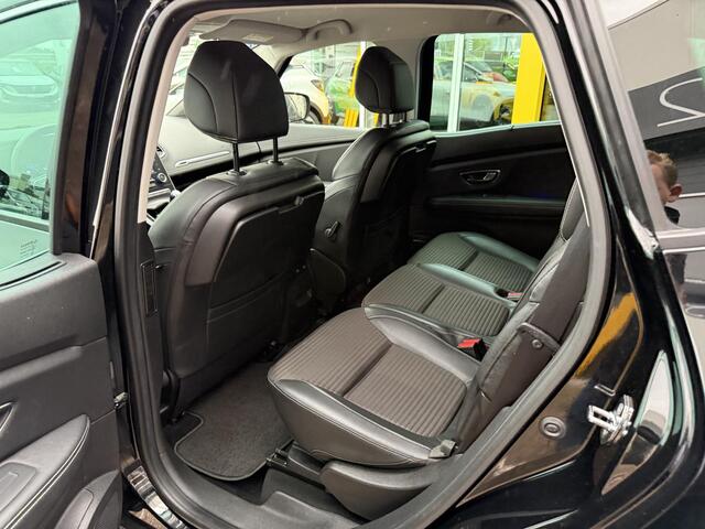 Renault SCENIC 1.3 TCe Intens | Trekhaak | Achteruitrijcamera | Navigatie | Stoelverwarming | Climate Control | Key-less | Cruise Control | Parkeersensoren | Lichtmetaal |