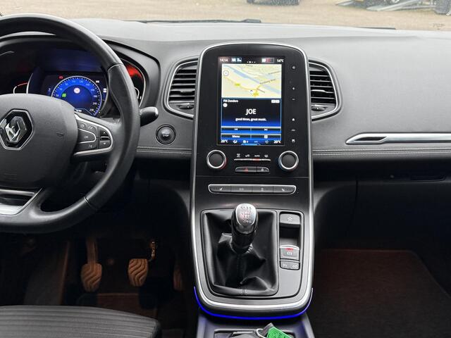 Renault SCENIC 1.3 TCe Intens | Trekhaak | Achteruitrijcamera | Navigatie | Stoelverwarming | Climate Control | Key-less | Cruise Control | Parkeersensoren | Lichtmetaal |