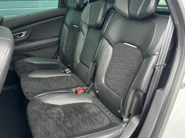 Renault SCENIC 1.3 TCe 140 EDC Automaat Black Edition Panodak Trekhaak