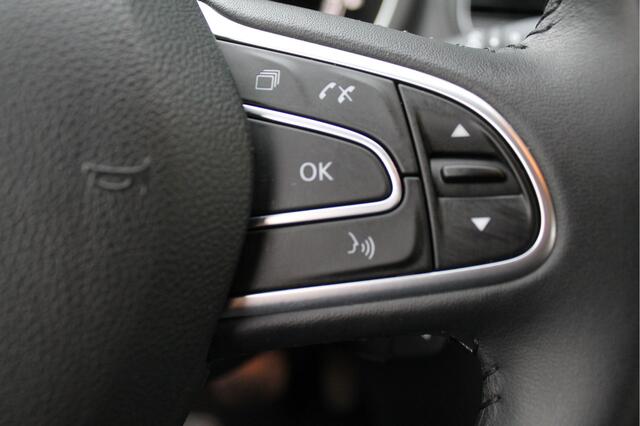 Renault SCENIC 1.3 TCe 140 EDC Automaat Intens * TREKHAAK *