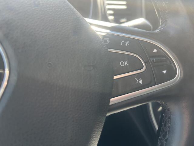 Renault SCENIC TCe 130 Bose / Trekhaak (1.850KG) / Bose Audio Installatie / 100% onderhouden / Cruise Control / Massagefunctie / Apple Carplay&Android Auto / 360 Parkeersensoren / Achteruitrij Camera / Parkeerhulp / Lichtmetalen Velgen 20" / Navigatie /