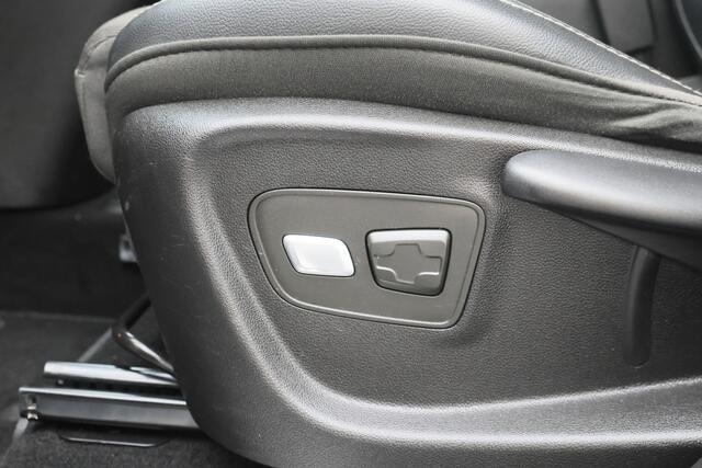 Renault SCENIC 1.2 TCe Intens Leder/Stof, Climate, Cruise, Apple Carplay, Verwarmde stoelen, Trekhaak, 20''