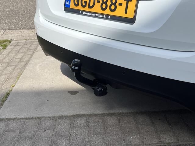 Renault SCENIC 1.3 TCe 160PK / Trekhaak. Trekgewicht 1.800 KG / Stoelverw. / Camera / Parkeerhulp V+A / LMV / 2e Pinksterdag open 09.30 - 17.00 uur