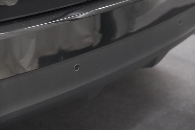 Renault SCENIC 1.3 TCe 140 EDC Black Edition | Apple Carplay | Panoramadak | Camera | Stoelverwarming