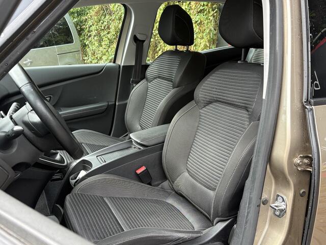 Renault SCENIC 1.2 TCe Zen - Navigatie - Airconditioning - Trekhaak - Parkeersens V+A