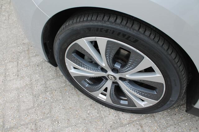 Renault SCENIC 1.3 TCe Intens 140 PK | Trekhaak | Panoramisch dak | ECC | Camera achter | 1850 KG geremd |
