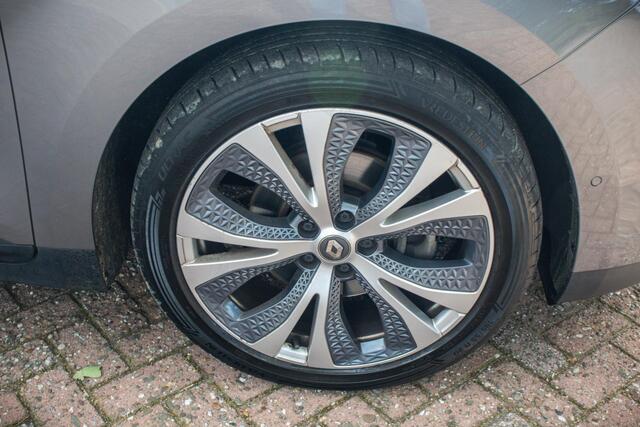 Renault SCENIC 1.3 TCe Bose 140 PK | Rijklaar | Panoramadak | Trekhaak | Parkeersensoren | Camera | Dealer onderhouden | 1e eigenaar