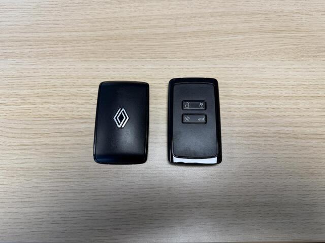 Renault Symbioz 1.6 E-Tech full hybrid 145 techno / Fabrieksgarantie tot 04-2027 / Adaptieve Cruise / Camera / Navigatie / Elektr. Achterklep / Dodehoek Detectie / Apple Carplay & Android Auto /