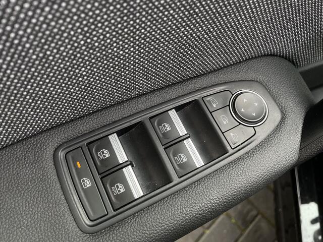 Renault Symbioz 1.8 E-Tech full hybrid 160 techno / ALL SEASON BANDEN / PACK DRIVING & COMFORT