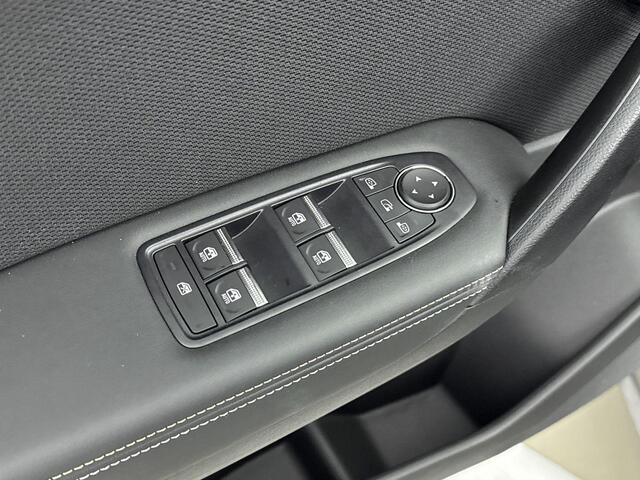 Renault Symbioz 1.8 E-Tech Full Hybrid Iconic 160PK | 360 Camera | Apple Carplay/Android Auto | Adaptive Cruise Control | Blind Spot Warning | Elektrische Achterklep | Elektrisch Verstelbare Voorstoelen | Google Navigatie | Park Assist | Stoel- Stuur- en Voorruitverwarmi